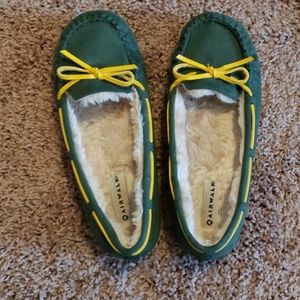 Air walk slippers 💚💛